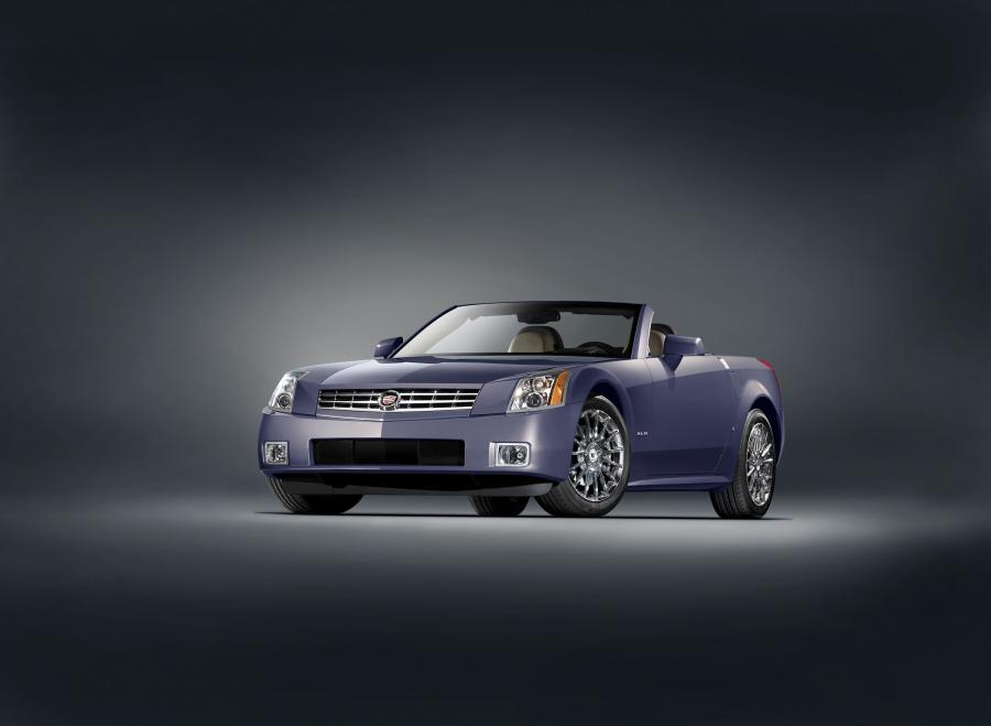  Cadillac XLR Roadster 2004 года  (фото 11 из 128)